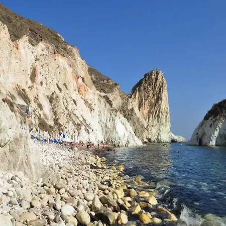 Red Cliff Hotel